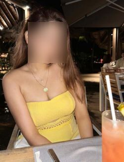 call girl photos near Noida 