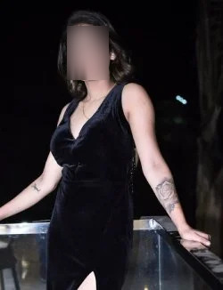 slim call girls in Noida 